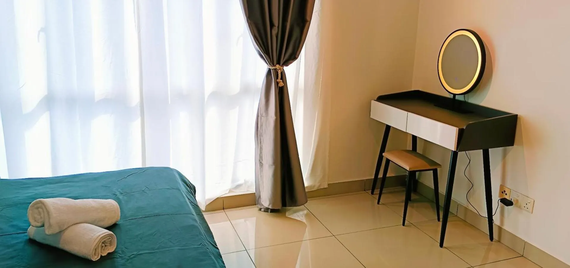 Kulai D Putra Suites Beside Ioimall Near Jpo And Airport Malaysia